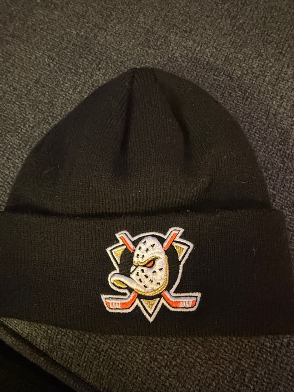 Anaheim Ducks Black Knit Beanie